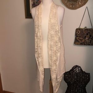 🎁Tan and Cream lace, sleeveless vest/ cover up